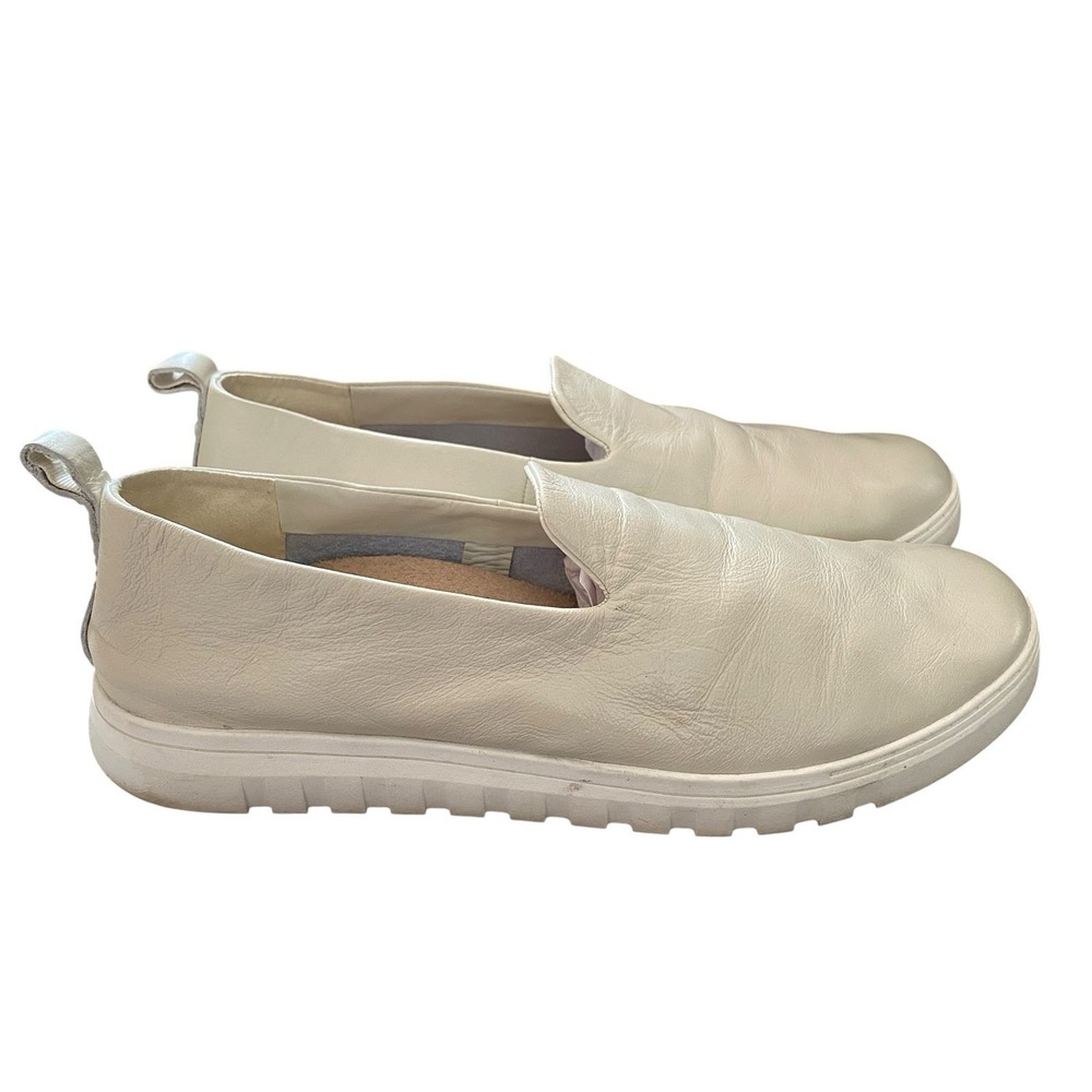 Vionic Slip-On Sneakers in Cream White